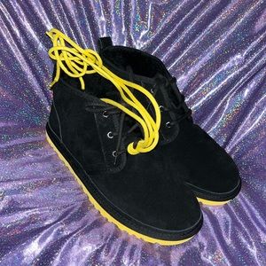 New UGG Mens Neumel Black Yellow Suede Fur Lined Ankle Chukka Boots